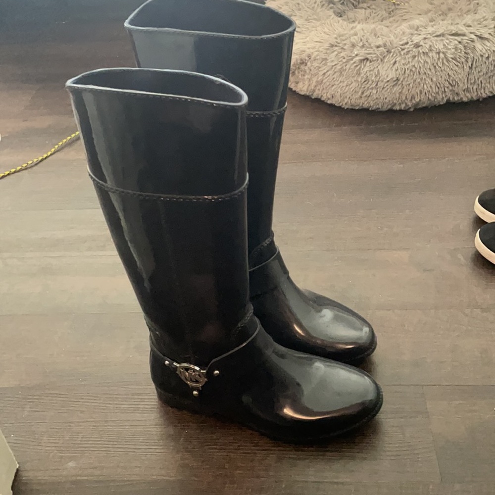 LIKE NEW Michael Kors navy Rain Boots Size 10